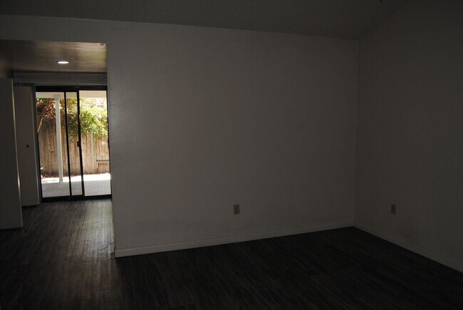 Building Photo - 7605 Quailwood Dr