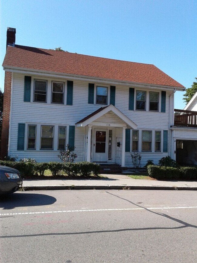 Building Photo - 122 Lake St