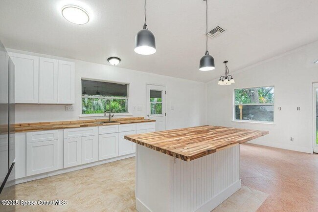 Building Photo - 4085 Cypress Bend