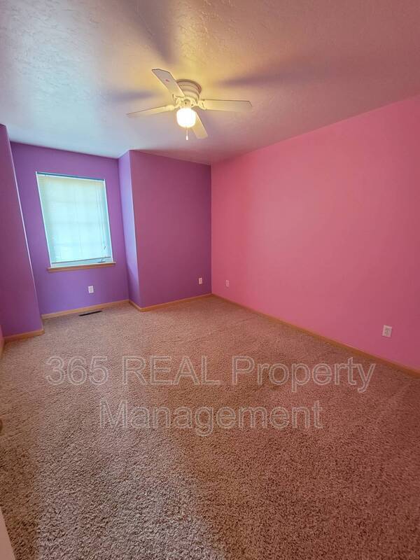 Building Photo - 6233 W 3rd Street Rd