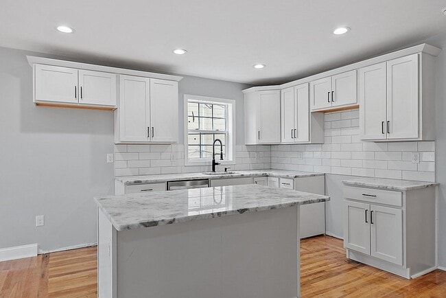 Building Photo - 79 Gage St