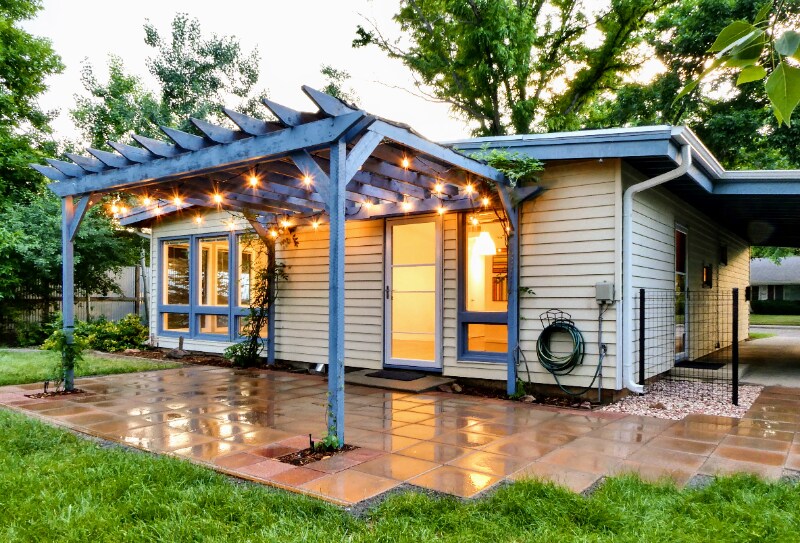 Building Photo - 821 Juniper Ln