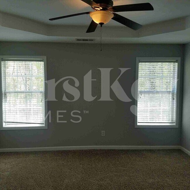 Building Photo - 1577 Silver Ridge Dr SW