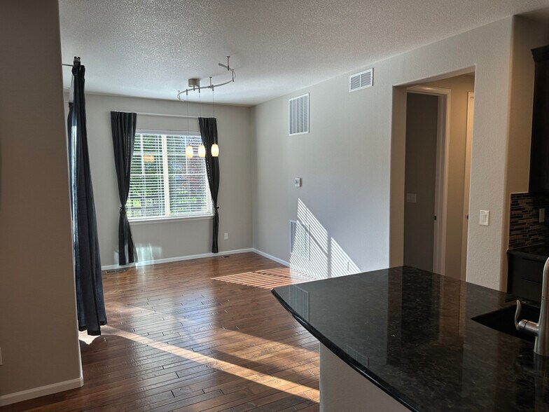 Building Photo - 14992 Rider Pl