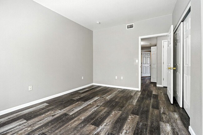 Building Photo - Immaculate Updated 2-Bedroom, 2-Bath Ground-Level Condo in Broomfield  - Miramonte Ranch