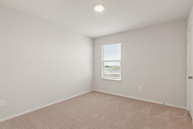 Building Photo - 257 Frogmore Lp