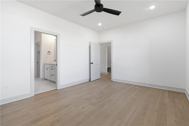 Building Photo - 1240 Mammoth St