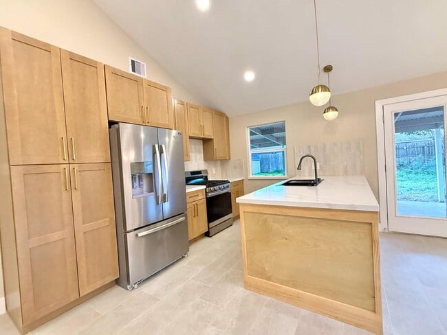 Building Photo - 1010 Golden Nugget Ct