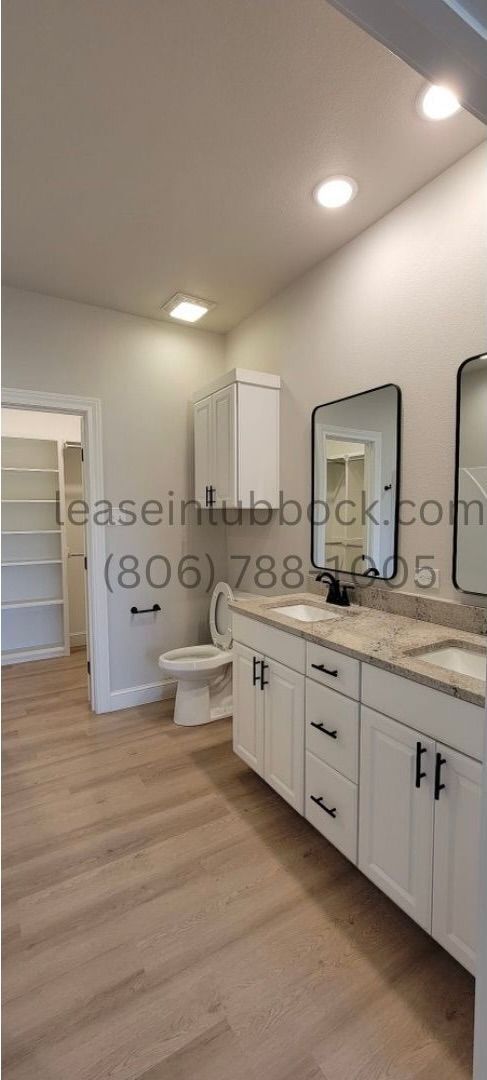 Building Photo - New Townhome in Escondido