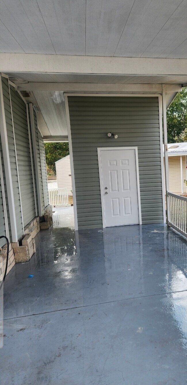 Building Photo - 10322 Andre Blvd