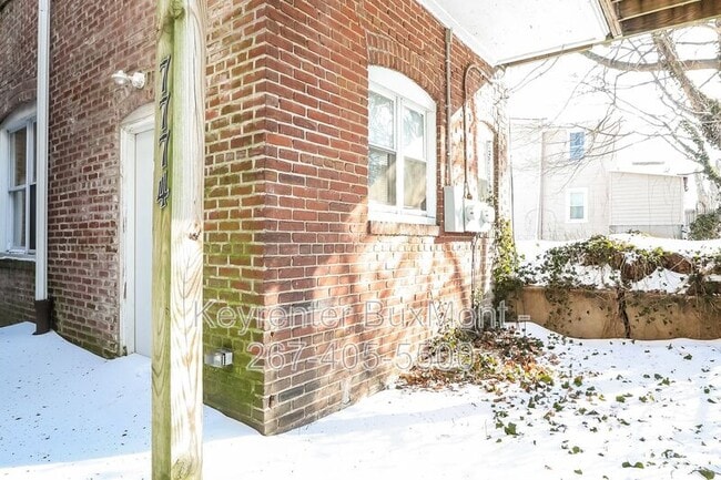 Building Photo - 7774 Montgomery Ave