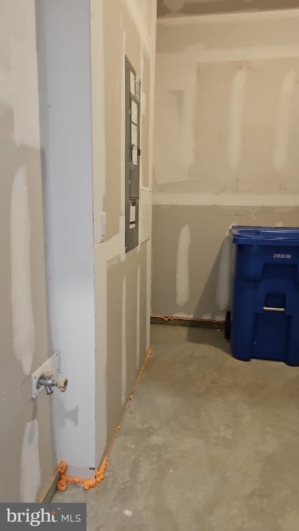 Building Photo - 18 Elliot Ln