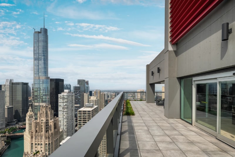 Building Photo - 235 E Illinois St