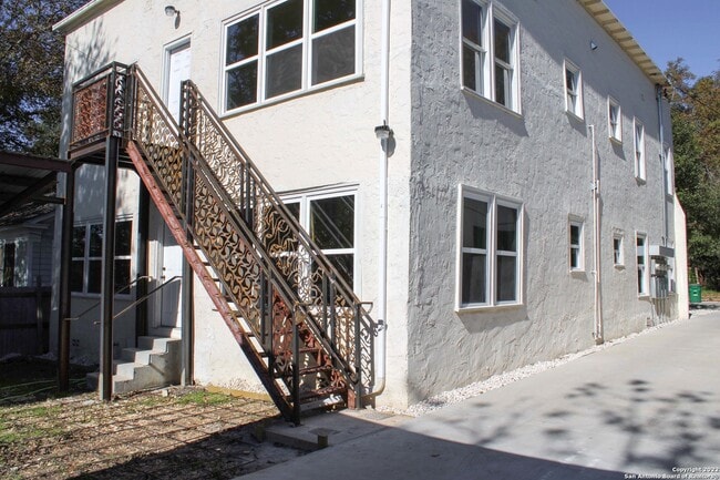 Building Photo - 410 Fulton Ave