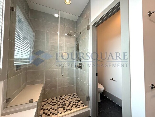 Building Photo - Modern 4-Bed / 4 Bath Townhome with Fireplace, Outdoor Spaces & Fenced Yard – Inside the Beltline...