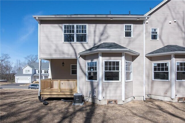 Building Photo - 27 Woodside Dr