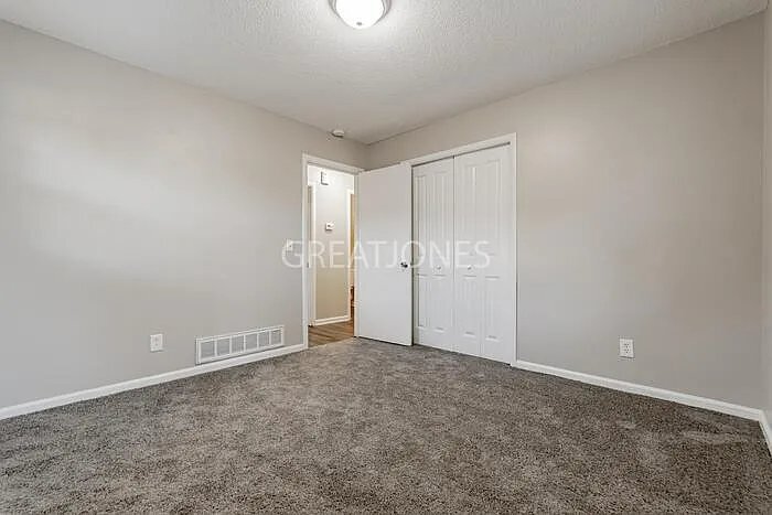 Building Photo - 4527 Robney Dr