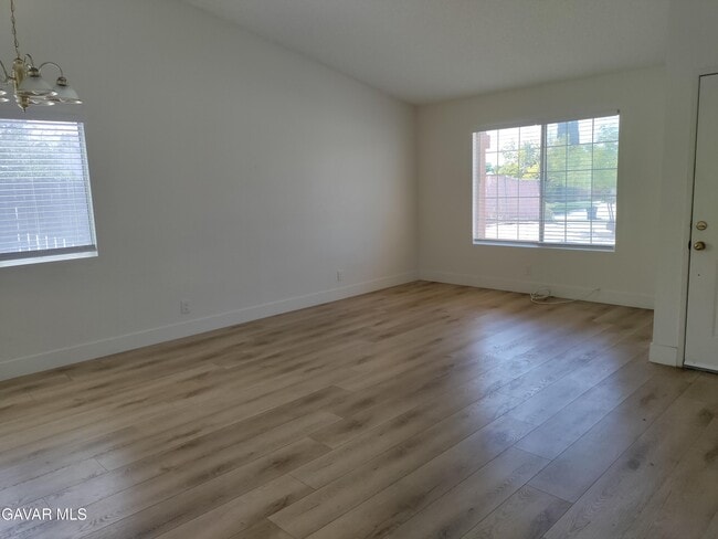 Building Photo - 3708 Fernwood St