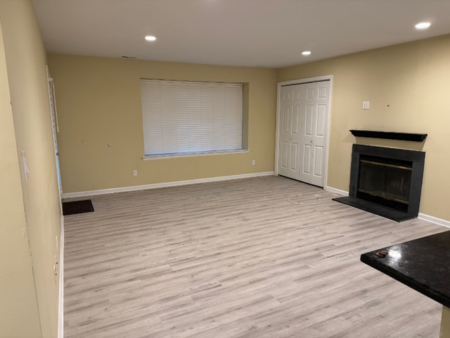Building Photo - 2702A Sussex Ct