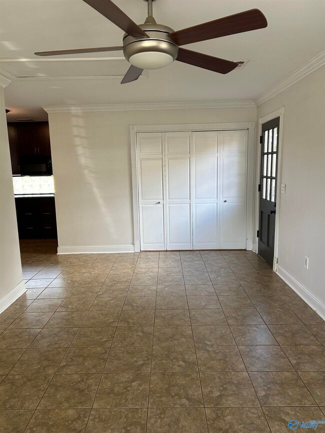 Building Photo - 2327 Quince Dr SE