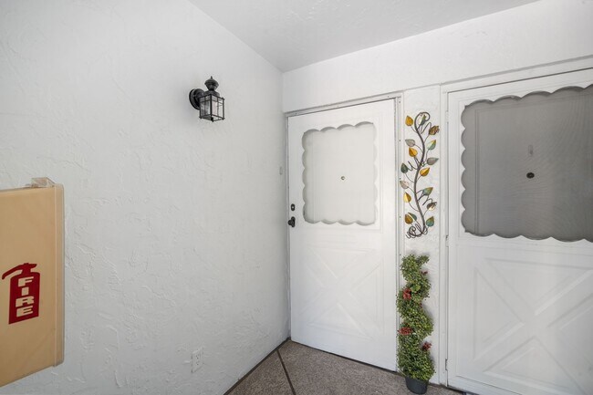 Building Photo - Fully Furnished 2BR/2BA Condo in Premier 5...