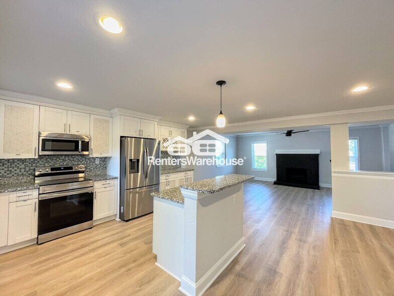 Building Photo - 2423 E Virginia Beach Blvd