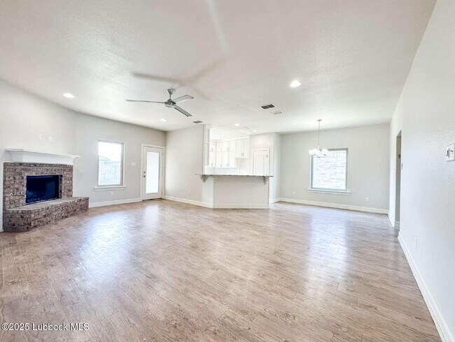 Building Photo - 1108 N Gardner Ave