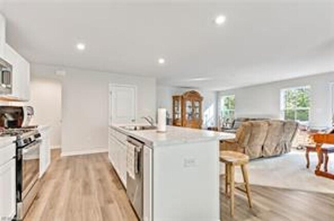 Building Photo - Call Sabrina Thomas at 757-767-0767 for more information