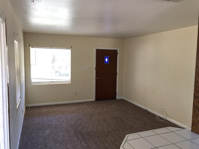 Building Photo - 2404 Surrey St