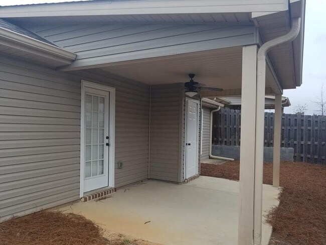 Building Photo - 423 Tarsel Ct