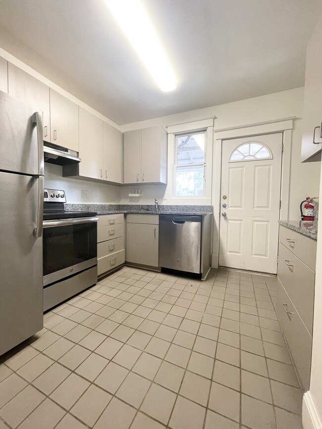 Building Photo - 1304 Geddes Ave