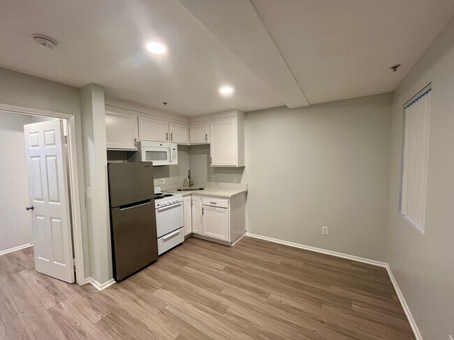 Interior Photo - 1015 2nd Street