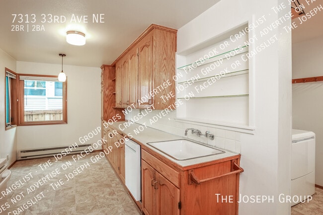 Building Photo - 7313 33rd Ave NE