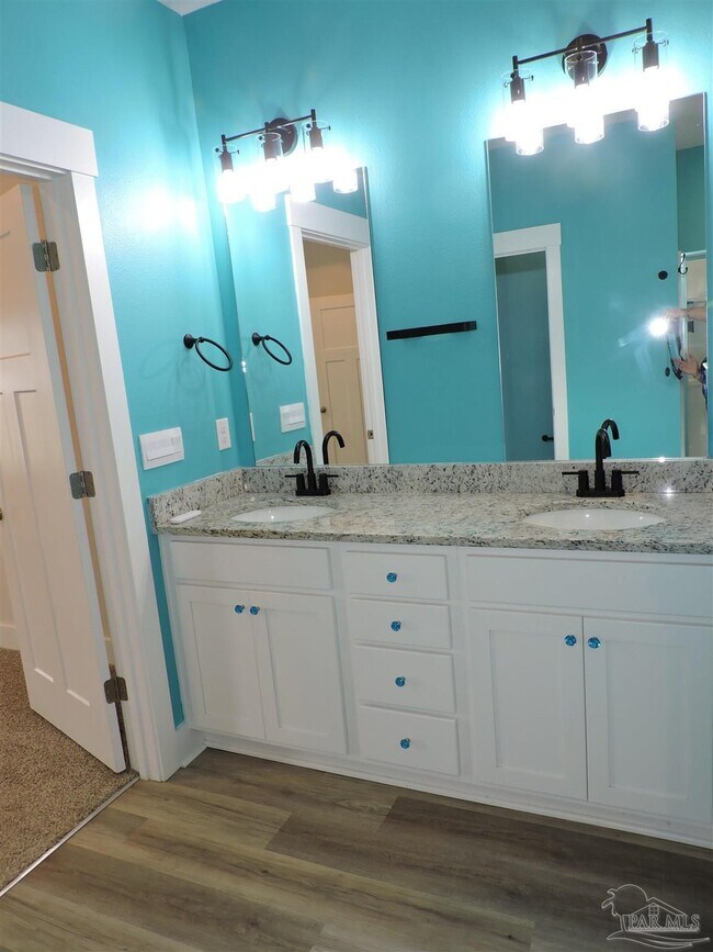 Building Photo - 10696 Davenport Lp