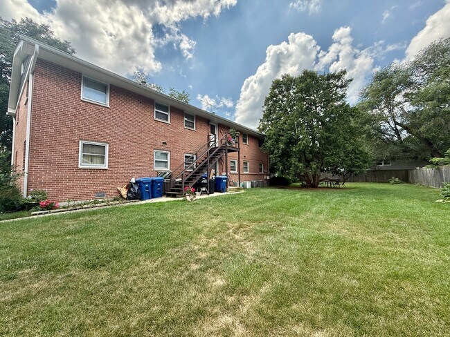 Building Photo - 707 North St