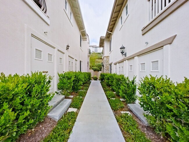 Building Photo - Beautiful 3-Bedroom Home in the Sought-After Trinidad Community, Talega