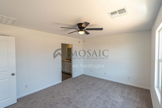 Building Photo - 1445 Jaycie Dr