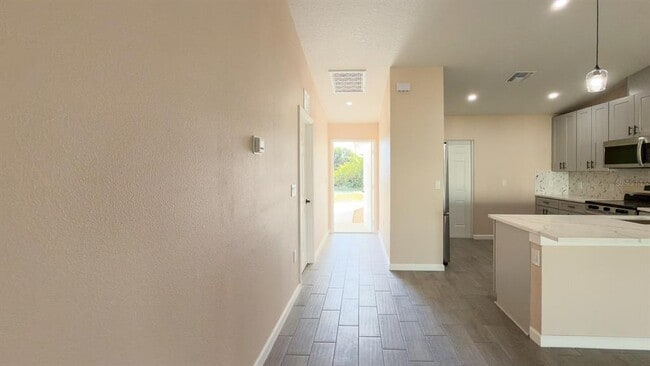 Building Photo - 11154 Pendleton Ave