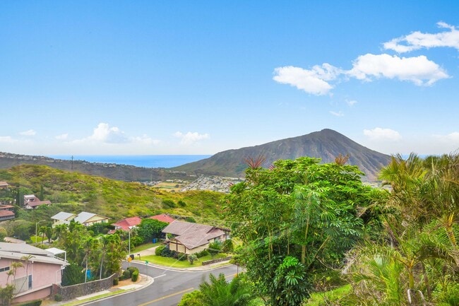 Building Photo - Mariner's Ridge SPACIOUS 4 bedroom, 3.5 ba...