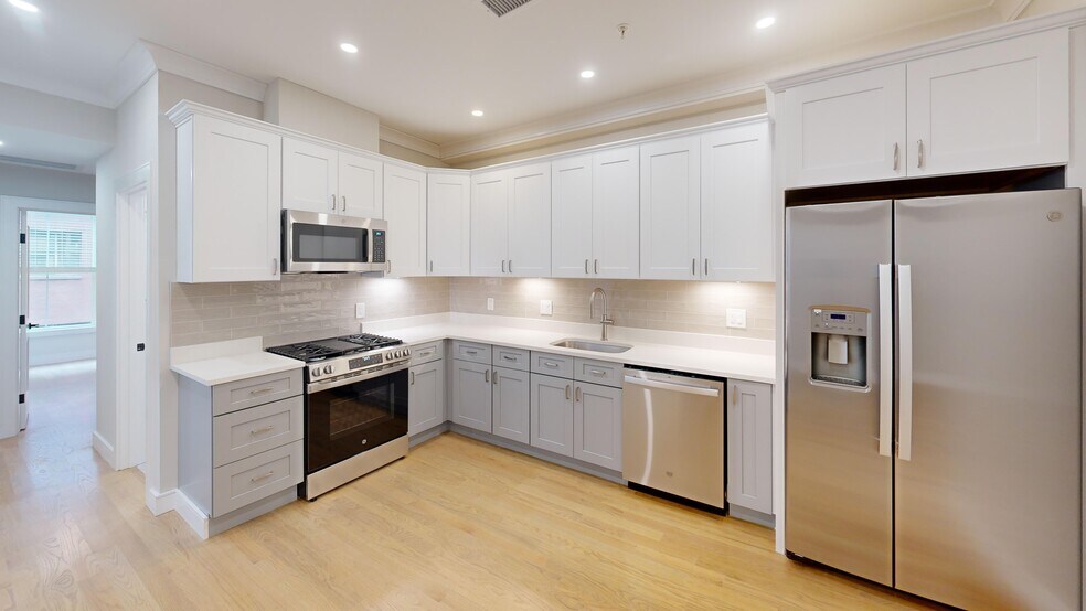 Building Photo - 220 Tremont St