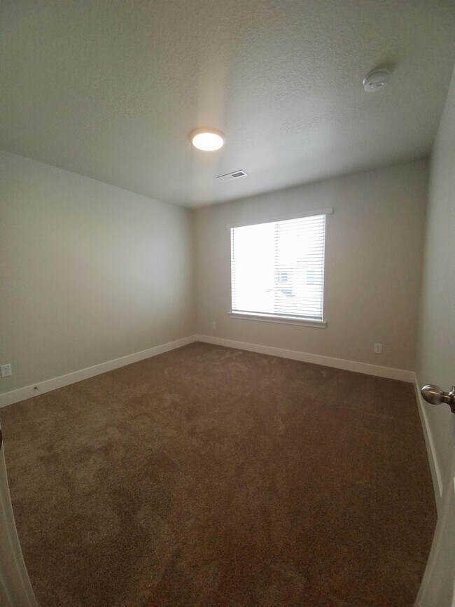 Building Photo - 2021 N 3960 W
