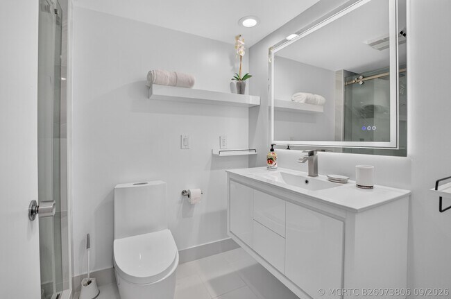 Building Photo - 3211 S Ocean Blvd