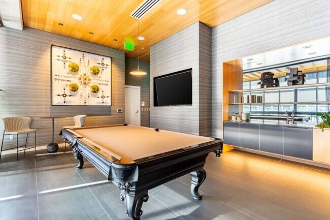 Building Photo - 1430 NW Hoyt St