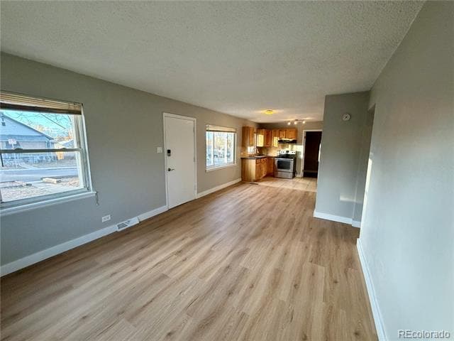 Building Photo - 700 Perry St