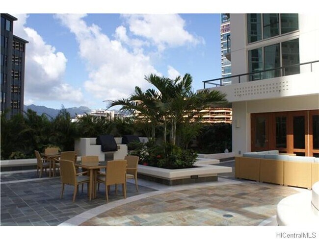 Building Photo - Allure Waikiki - 2 bedroom, 2 bath with 1 ...