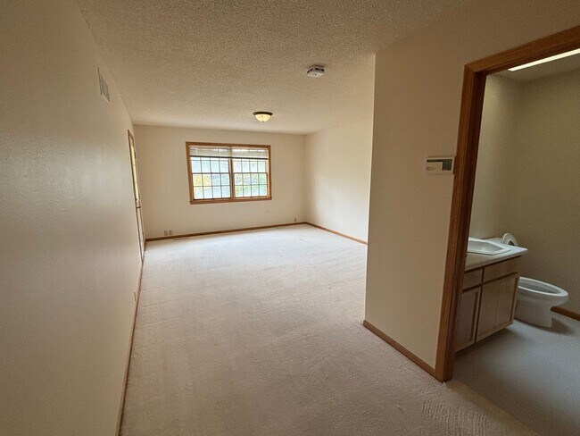 Building Photo - 154-154 Cayman St