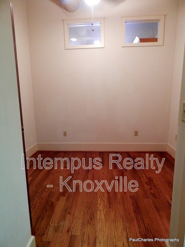 Building Photo - 402 S Gay St