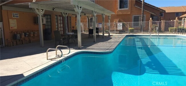 Building Photo - 1112 Turquoise St