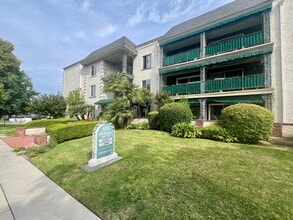 Building Photo - Pioneer Place Apartments