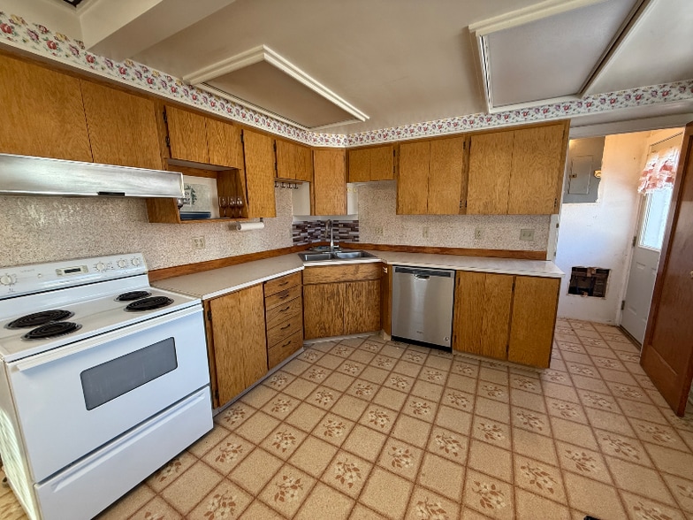 Building Photo - 326 5th Ave SE